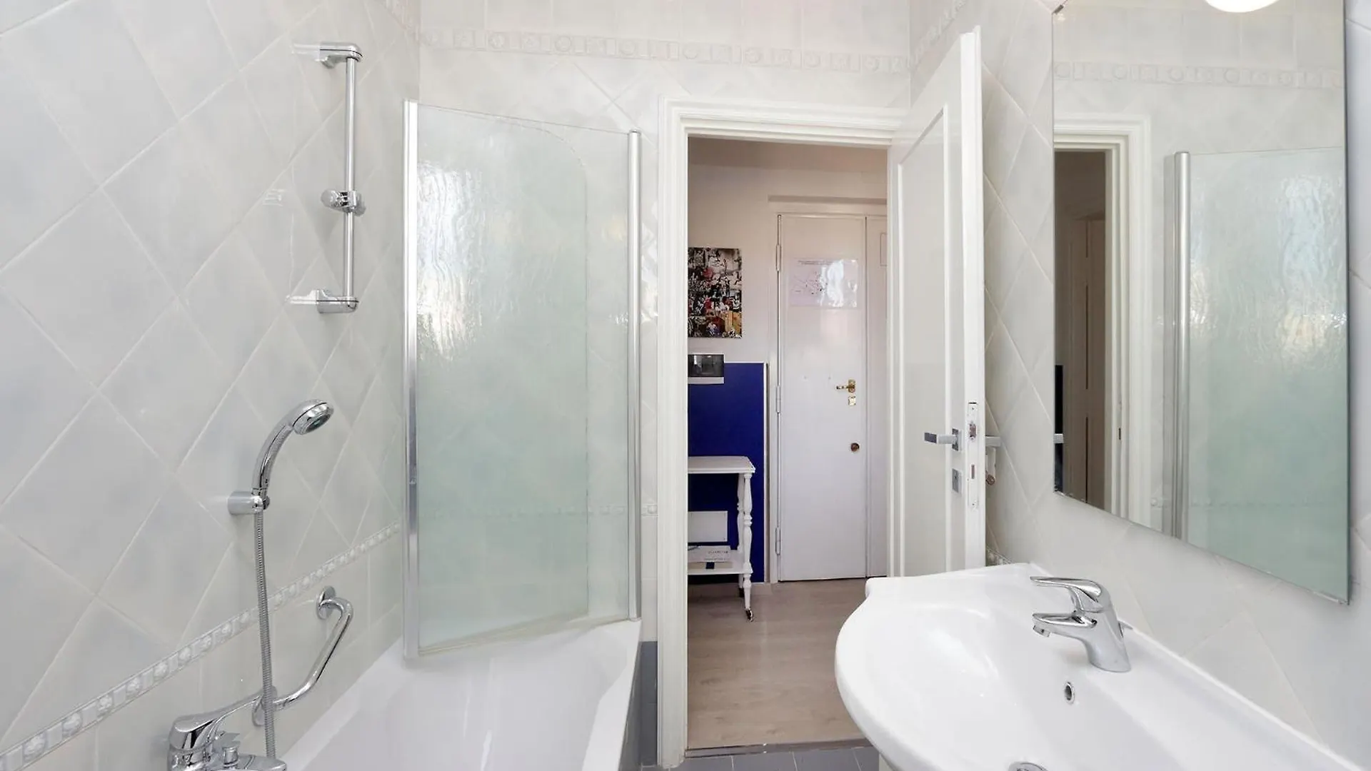 Bright Vatican 2 Bedroom Apartment روما 0*,